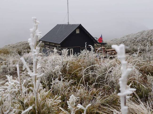 冷氣團發威 雪霸園區持續下冰霰、山友興奮迎接 | 華視新聞