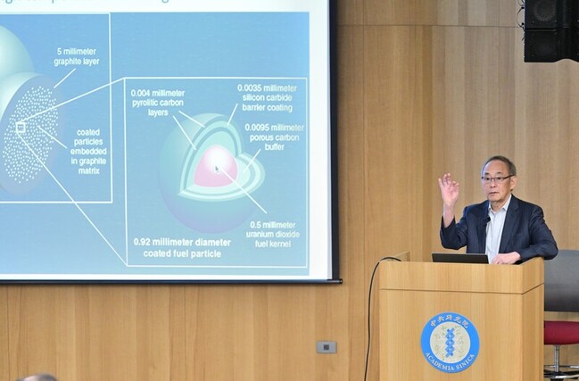 諾貝爾獎得主朱棣文：低碳能源成主導發展要件 | 華視新聞