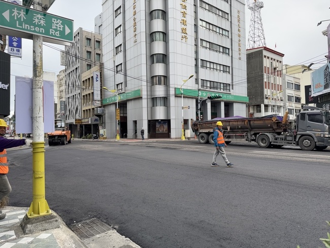 花蓮市列管危險路口 封路劃設左轉道改善 | 華視新聞