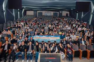 AI時代教育新思維 葉丙成：積極調整以培養人才