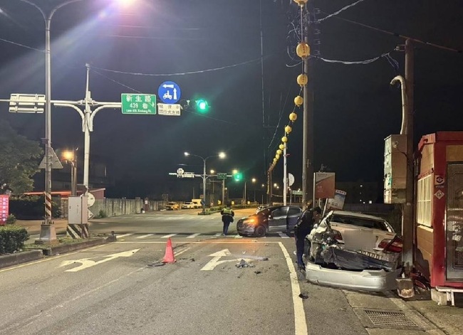 男子桃園酒駕自撞 路旁停放車輛遭殃幸無人受傷 | 華視新聞