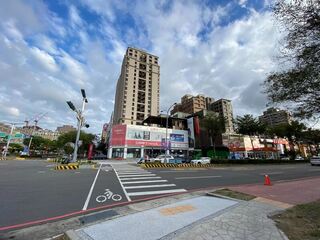 竹縣光明六路東一段、莊敬南路角地公園 蟬聯地王