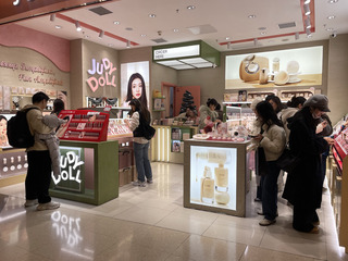 11月中國化妝品消費大減26% 消費者追求平替