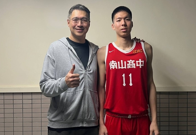 HBL邱靖追籃球夢  前男籃國手父親放手支持 | 華視新聞