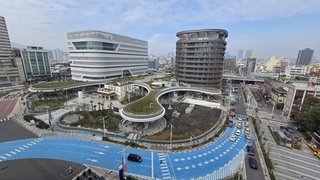 高雄車站天棚28日啟用 總鋼構重達1.5座艾菲爾鐵塔