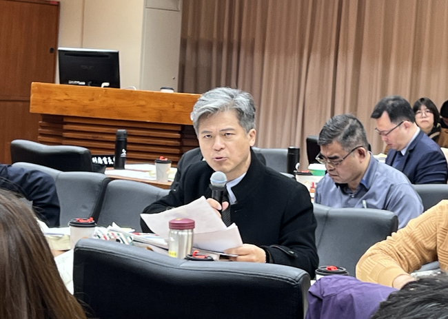 立委關注學習歷程 教部:每人發1本製作手冊 | 華視新聞