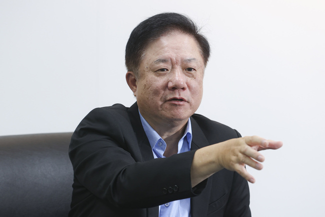 中華電簡志誠：領悟減法哲學 讓大象練肌肉還跳舞 | 華視新聞