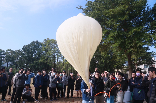 成大年度探空氣球釋放  培養學生理解太空任務 | 華視新聞