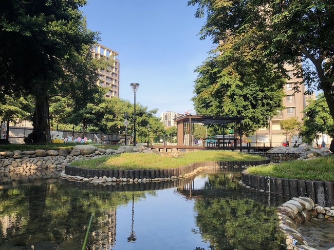 台中蜜糖公園啟用  綠意新地標展現糖廠人文歷史 | 華視新聞