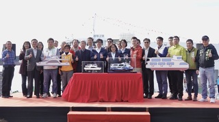 往返旗津航線 高市2艘電力驅動渡輪交船啟用