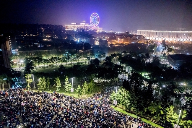 高雄義大世界跨年煙火秀 實施3階段交通管制 | 華視新聞