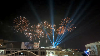 基隆大船鳴笛 660秒跨年煙火秀照亮港區夜空