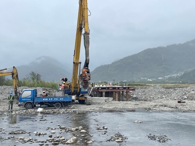 震災重建又遇颱風沖毀 花蓮崙天及明里便道將通車 | 華視新聞