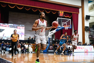 PLG鋼鐵人痛宰勇士 本季首勝開張