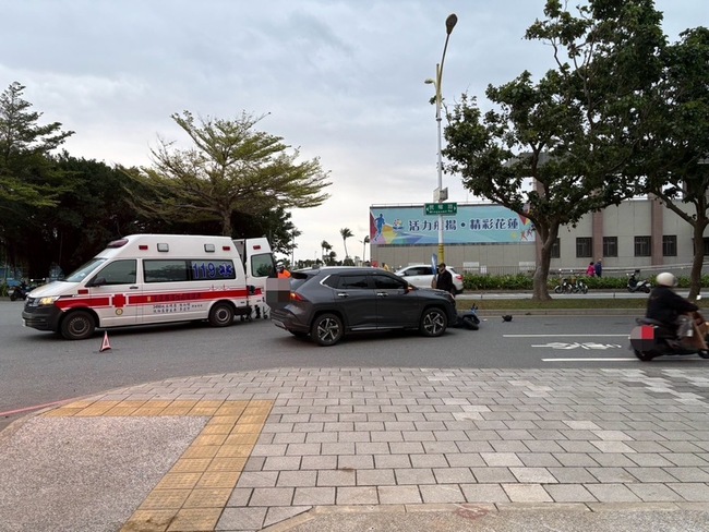 花蓮市無號誌路口車輛右轉擦撞直行機車 騎士不治 | 華視新聞