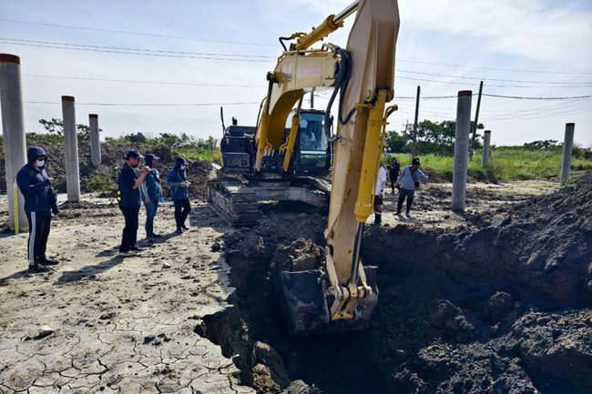 台南查獲光電場基地埋營建廢棄物 市府精進審核機制 | 華視新聞