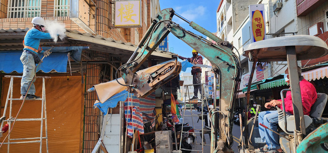 馬公北辰市場西側違建 澎縣府完成拆除 | 華視新聞