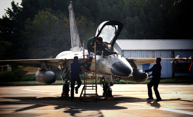 IDF經國戰機演練緊急起飛 展現捍衛領空能力 | 華視新聞