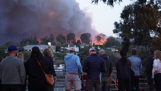 乾燥焚風造成多處野火 洛杉磯進入緊急狀態