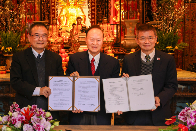 故宮攜手龍山寺推動偏鄉教育平權 深化文物保存 | 華視新聞