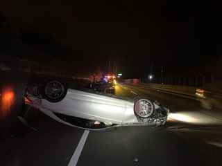 苗栗台72線追撞釀4傷  賓士車翻覆駕駛涉肇逃