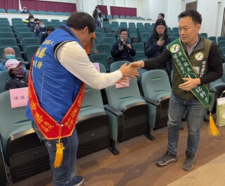 南投草屯鎮長補選 簡賜勝邀蔡銘軒一起辭縣議員