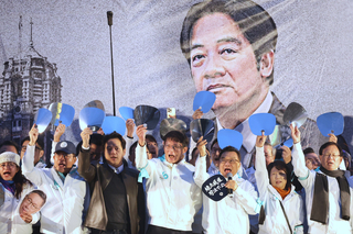 群眾齊聚聲援柯文哲  黃國昌：向賴清德宣戰時刻