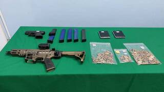 38歲男背7條通緝高雄租屋遭逮 起出長短槍各1