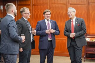 吳志中盼擴大台立合作 共同反制威權國家資訊操弄