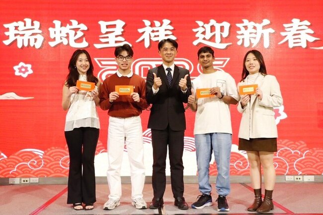 陸委會歲末關懷港澳學生 勉勵留台發展 | 華視新聞