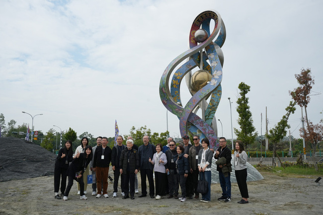 台日韓藝術家創作新地標  進駐屏東潮州鐵道園區 | 華視新聞