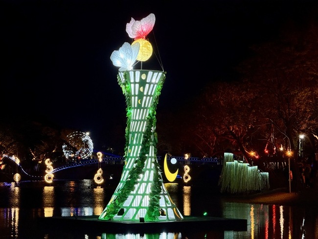 台南鹽水月津港燈節登場  感受光影盛宴 | 華視新聞