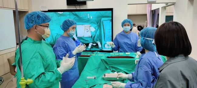 醫護荒 亞大護理系獲19家醫院提供獎學金搶才 | 華視新聞