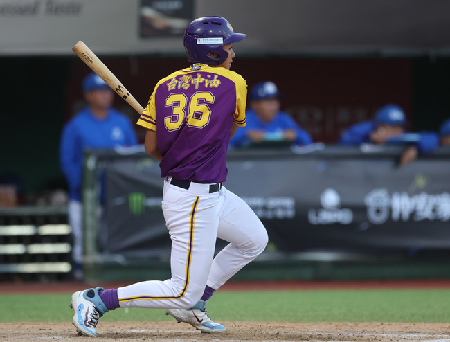 楊智淵不想讓家人失望繼續拚 大專聯賽季軍戰奪MVP | 華視新聞