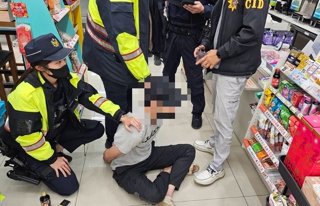 屏東土地公被偷 竊嫌竄逃超商內落網神像去向不明 | 華視新聞