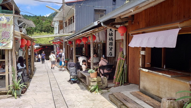春節嘉義山區景點易塞車 警方建議遊客轉搭接駁車 | 華視新聞