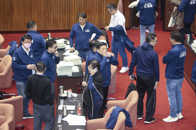 立院不斷電審總預算案 張啓楷：估減列2100億創新高 | 華視新聞