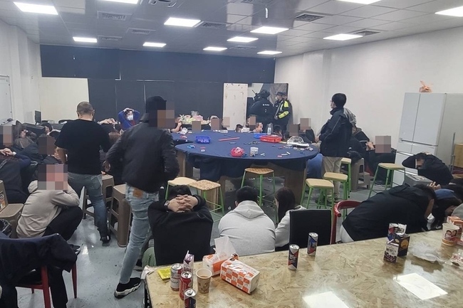 桃園市警局破獲職業賭場  負責人送辦賭客裁處 | 華視新聞