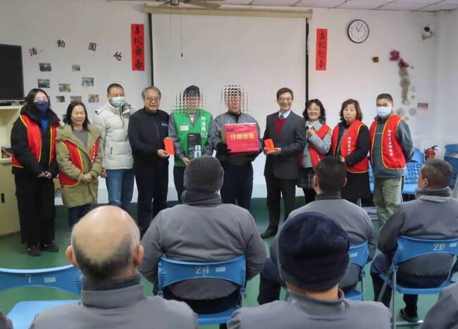 連江地檢署與更生會入監關懷 為受刑人送暖 | 華視新聞