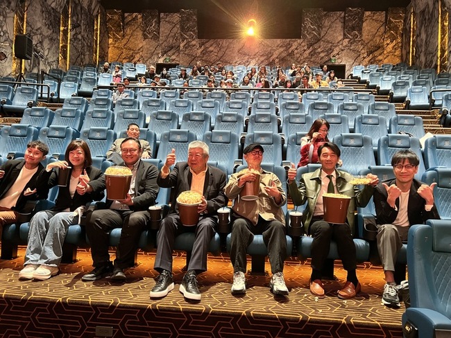 威秀影城台中打造頂級影廳  鄭照新李李仁同框體驗 | 華視新聞