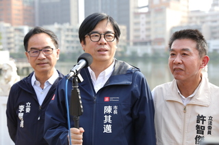 高雄燈會小提燈網路喊價近千  陳其邁：廠商趕工中