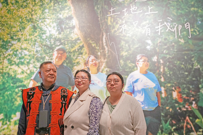 「這塊土地上不只有我們」 排灣藝術家父女屏東開展 | 華視新聞