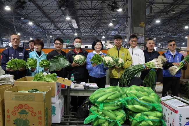 視察肉品、蔬果供應 張麗善：貨量足價格平穩 | 華視新聞