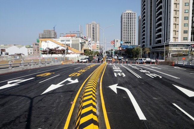 銜接台南安平區及中西區  臨安橋改建主橋通車 | 華視新聞