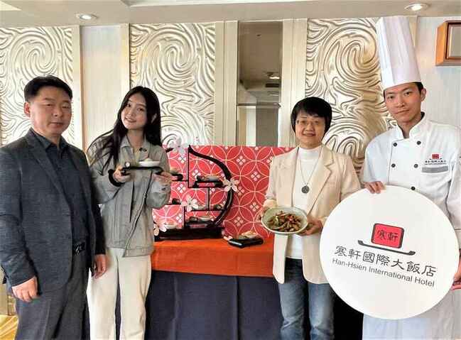 古秀妃青睞奪冠客家小炒 邀韓國女生Judy嚐鮮 | 華視新聞