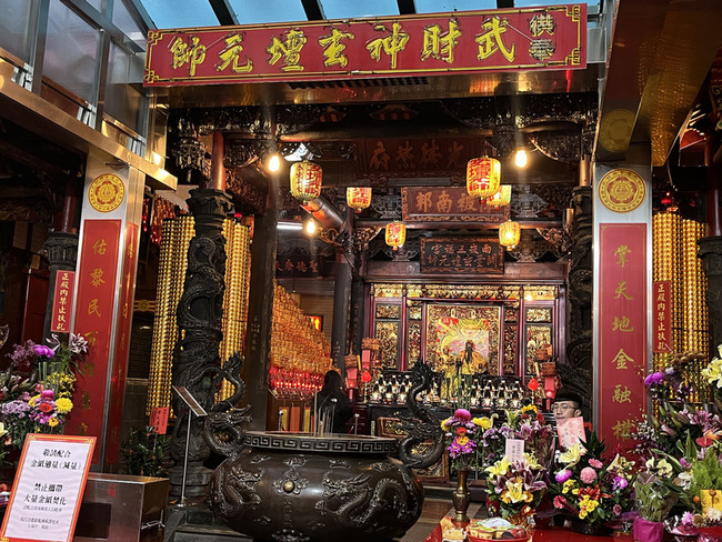 桃園五福宮拜全台最老財神廟 使者公蛇洞成特色 | 華視新聞