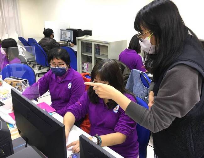 50歲學AI不嫌晚 跟上科技浪潮再就業成網站小編 | 華視新聞