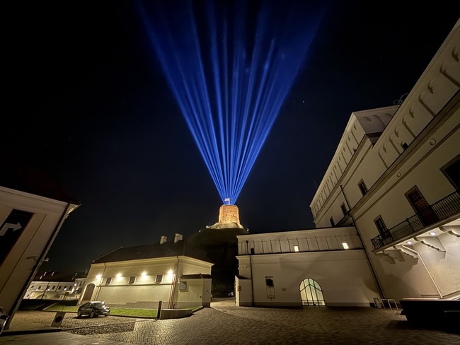 立陶宛首都慶建城702週年 燈光節展現藝術魅力 | 華視新聞