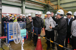 卓榮泰視察興達電廠 提大南方新矽谷盼穩定供電