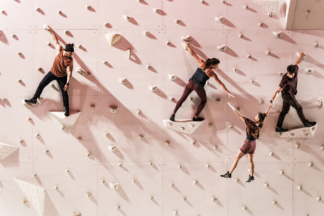 編舞家哈希德「無涯之軀」 攀岩搬進國家戲劇院 | 華視新聞